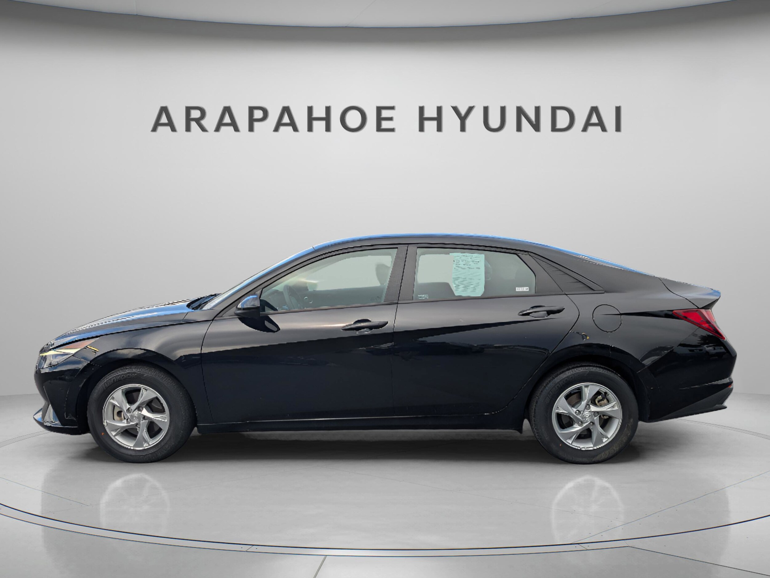2023 Hyundai Elantra SE photo 2