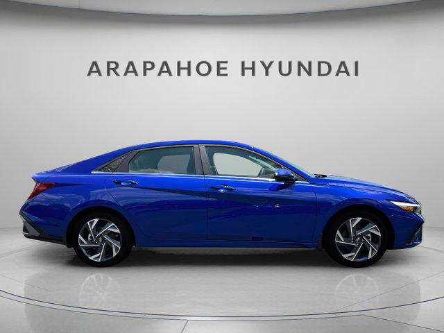 2025 Hyundai Elantra Limited - Photo 8