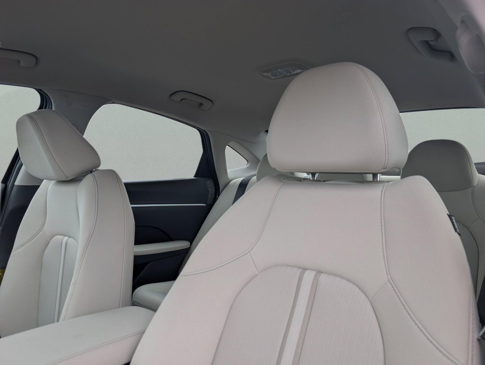2025 Hyundai Sonata SE - Photo 12