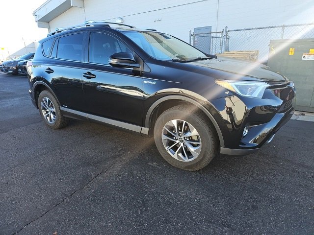 2016 Toyota RAV4 Hybrid XLE photo 2