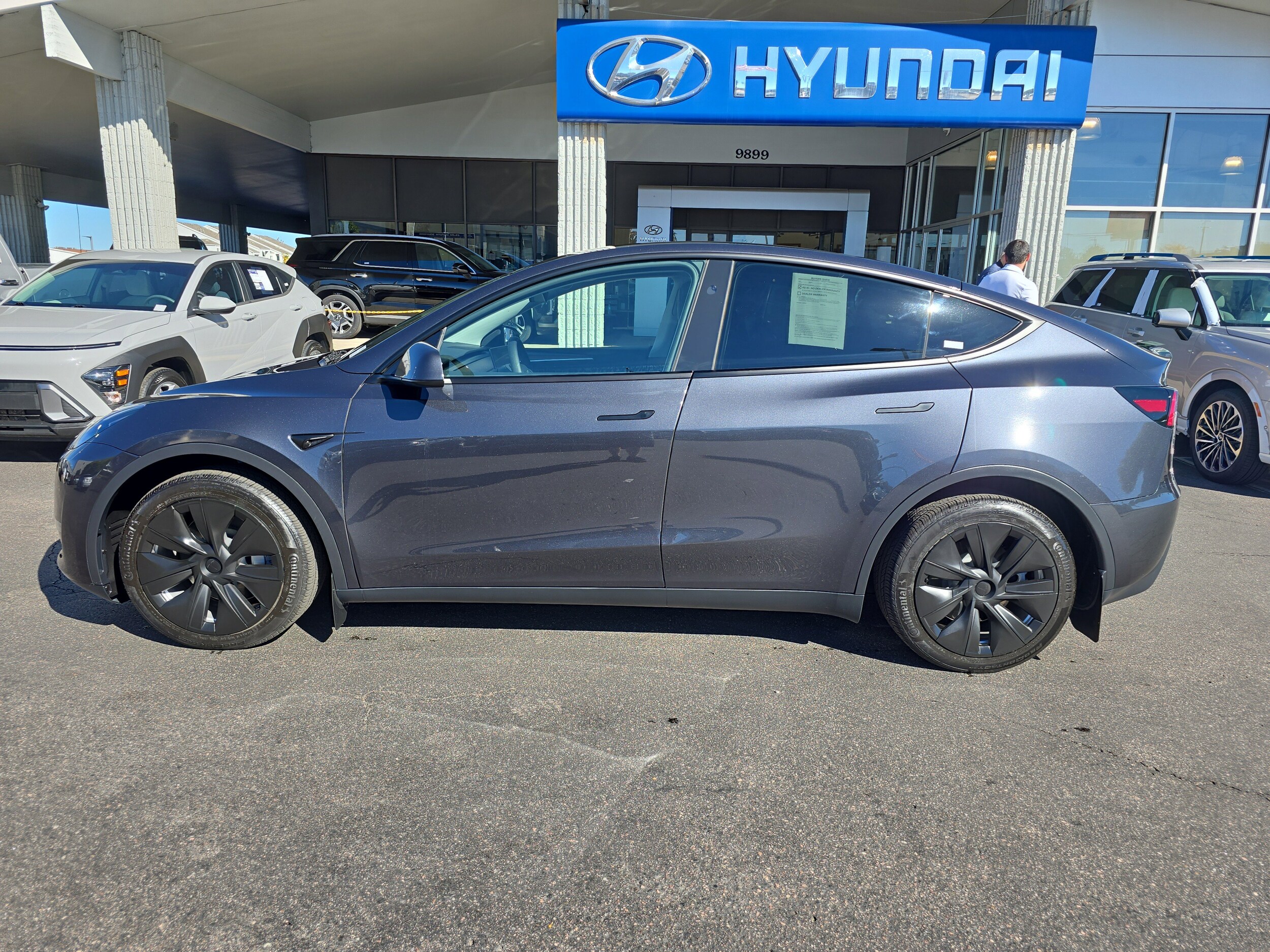2024 Tesla Model Y Long Range photo 2