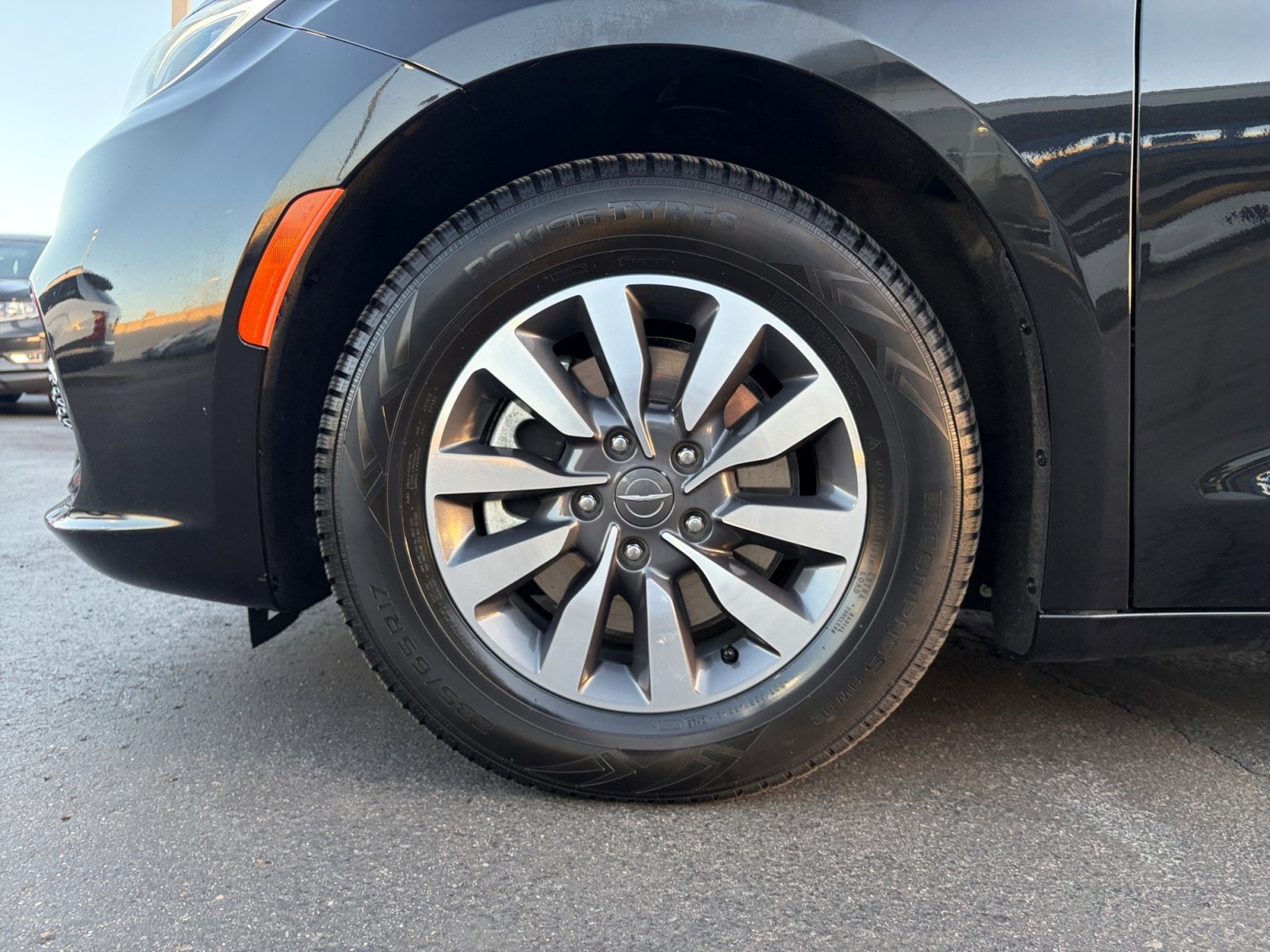 2021 Chrysler Pacifica Hybrid Touring - Photo 11