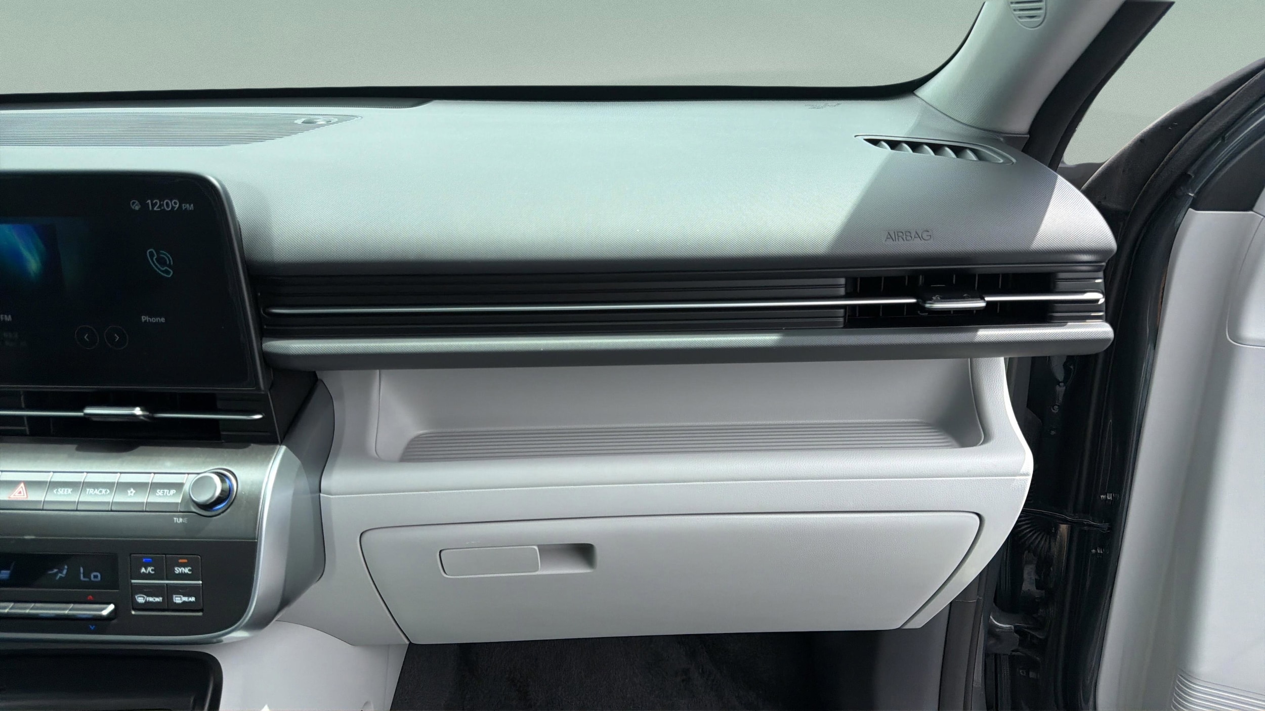 2025 Hyundai Kona SEL Convenience - Photo 27