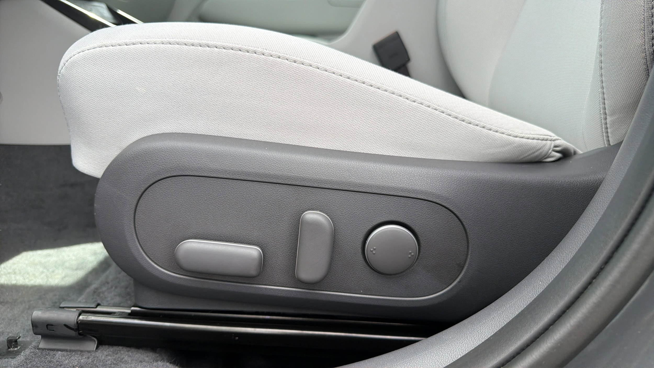 2025 Hyundai Kona SEL Convenience - Photo 16