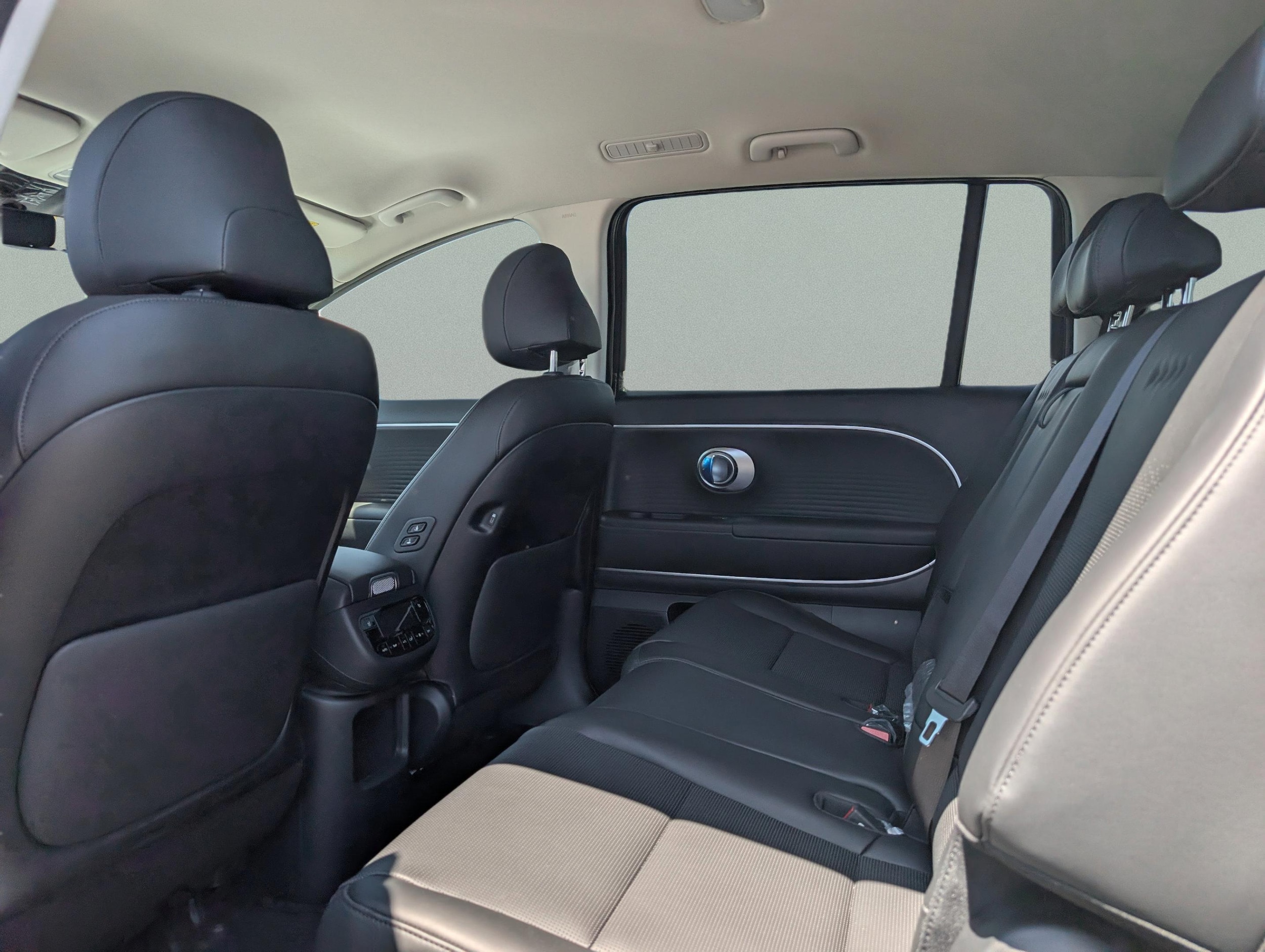 2026 Hyundai IONIQ 9 SEL - Photo 15