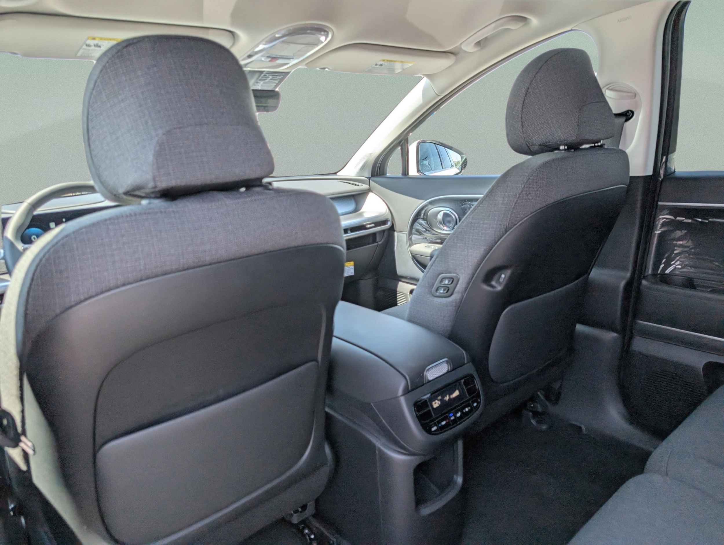 2026 Hyundai IONIQ 9 SE - Photo 16