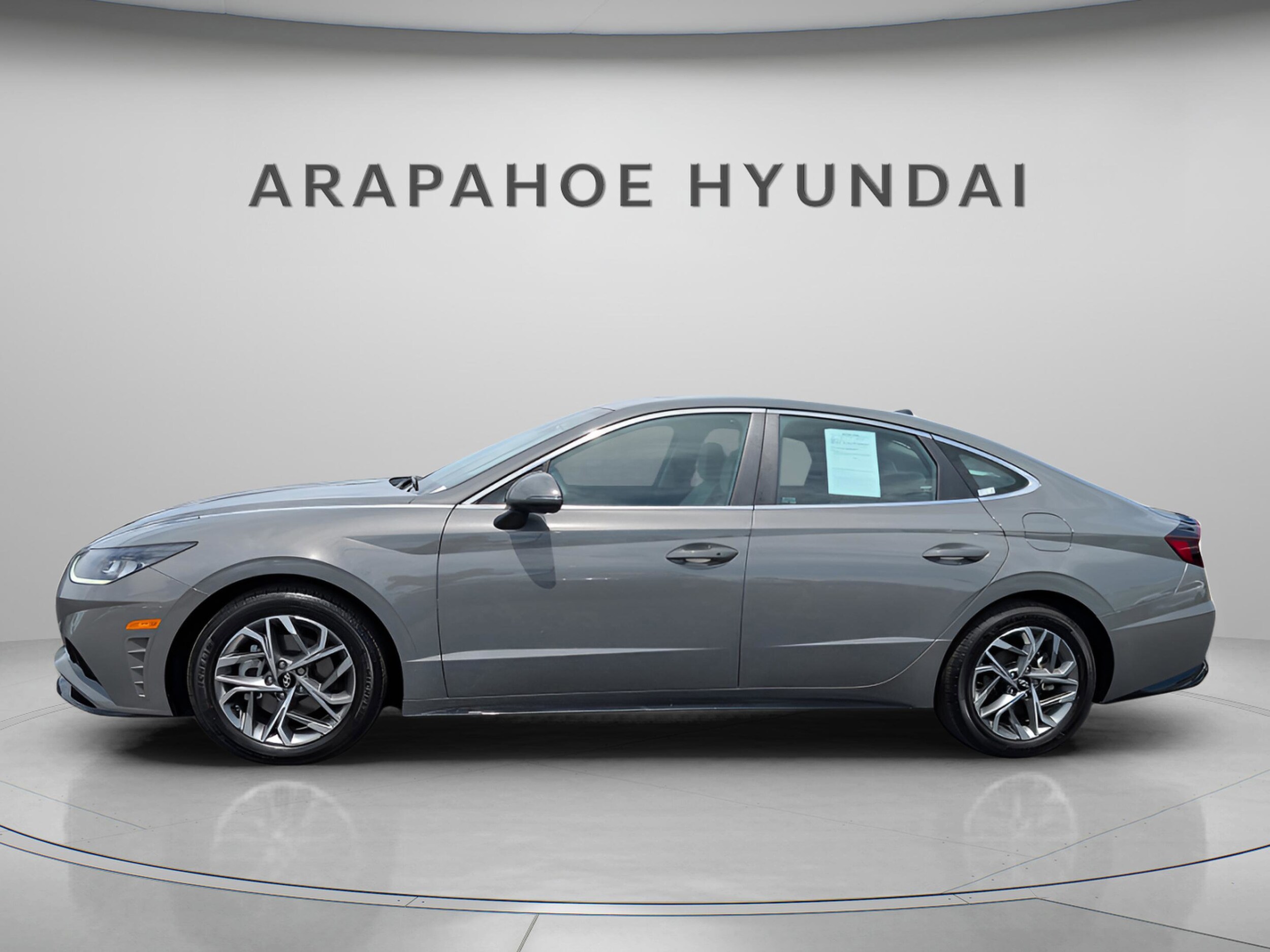 2022 Hyundai Sonata SEL photo 2