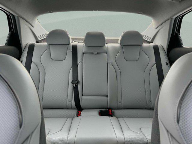 2025 Hyundai Elantra Limited - Photo 16