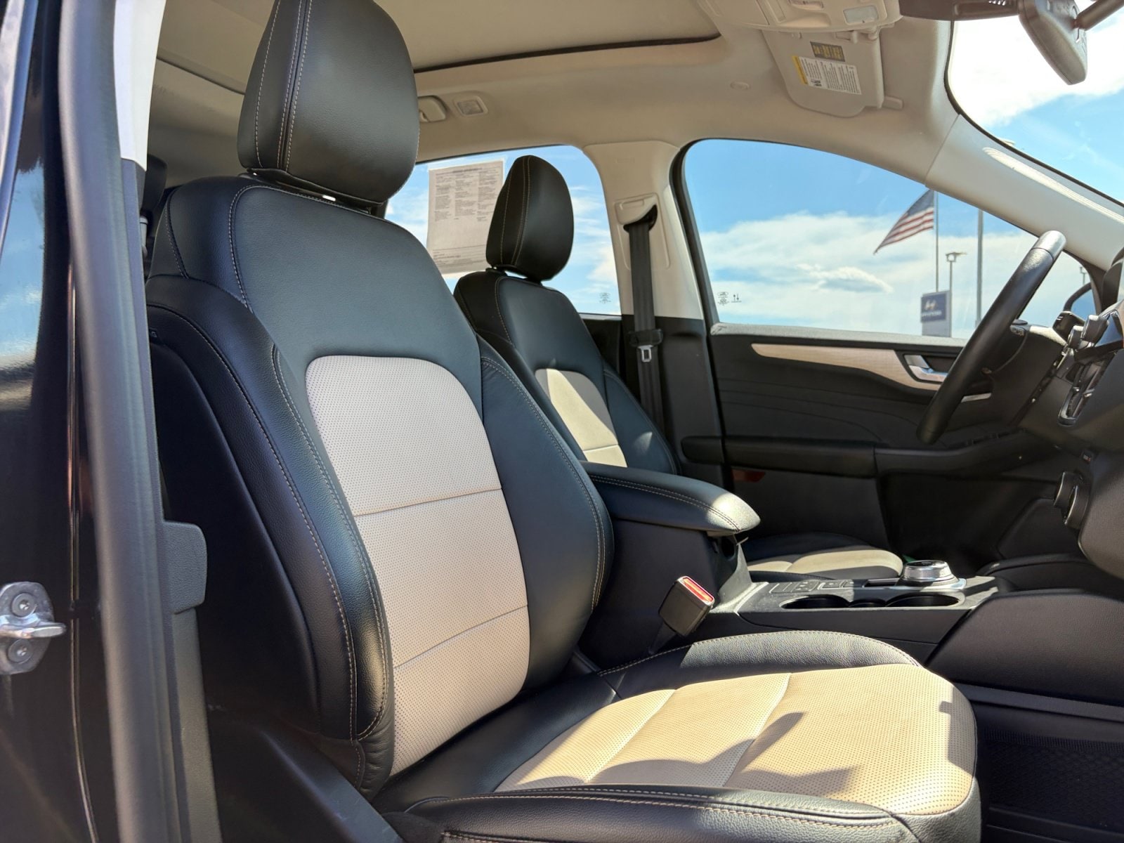 2022 Ford Escape Titanium - Photo 33