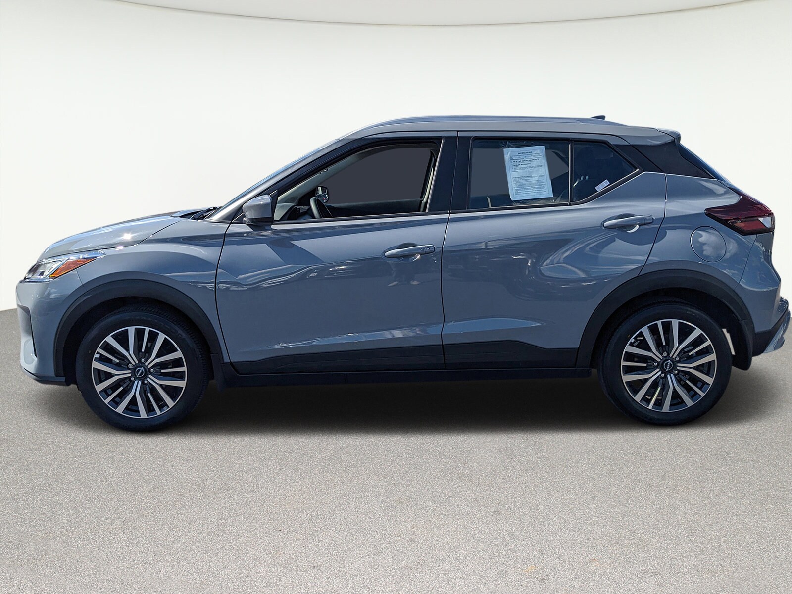 Used 2022 Nissan Kicks SV with VIN 3N1CP5CV8NL520151 for sale in Centennial, CO
