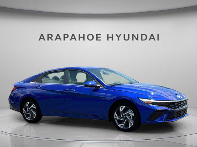 2025 Hyundai Elantra Limited - Photo 9