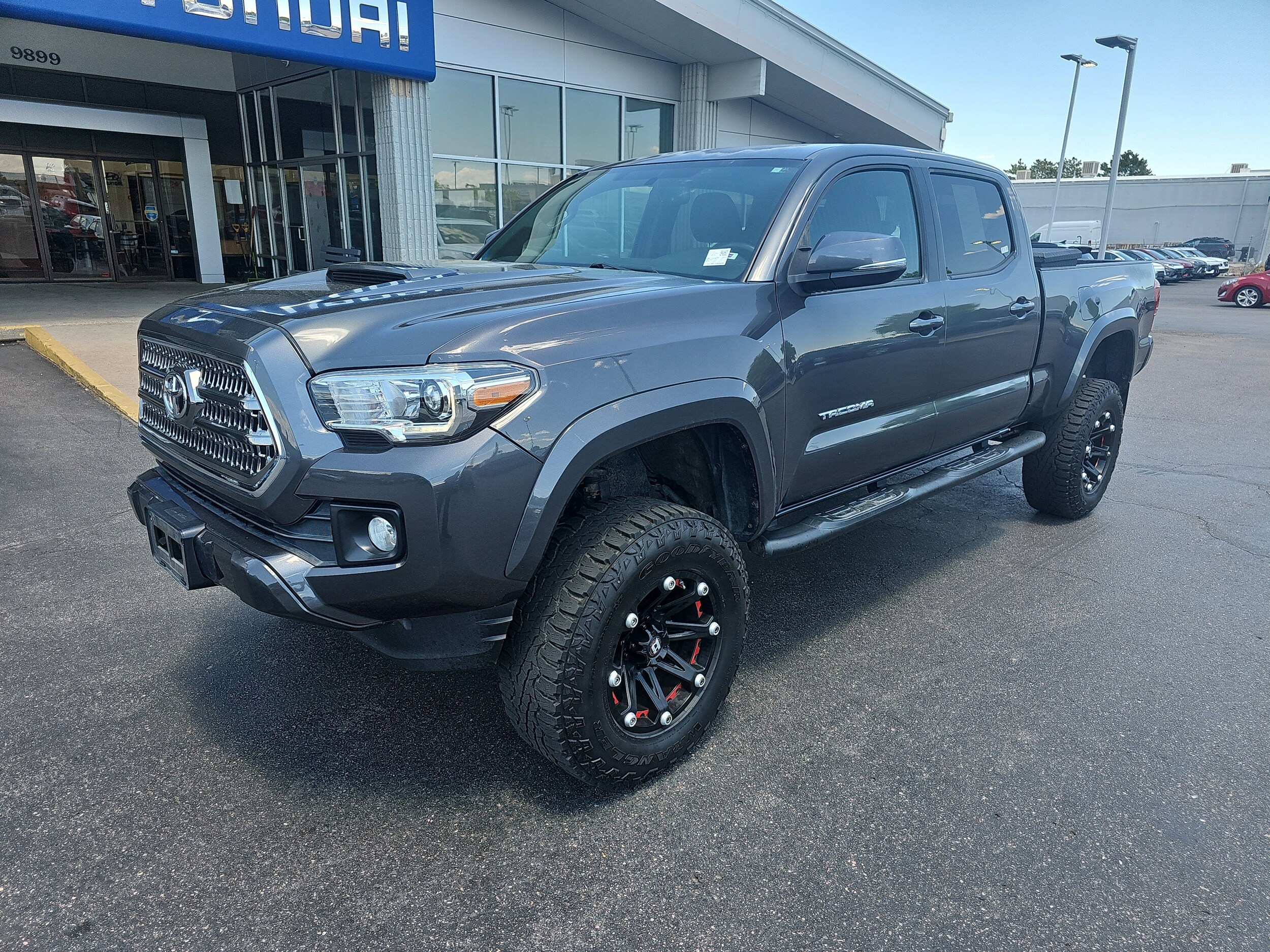 Used 2017 Toyota Tacoma TRD Sport with VIN 3TMBZ5DN3HM006286 for sale in Centennial, CO