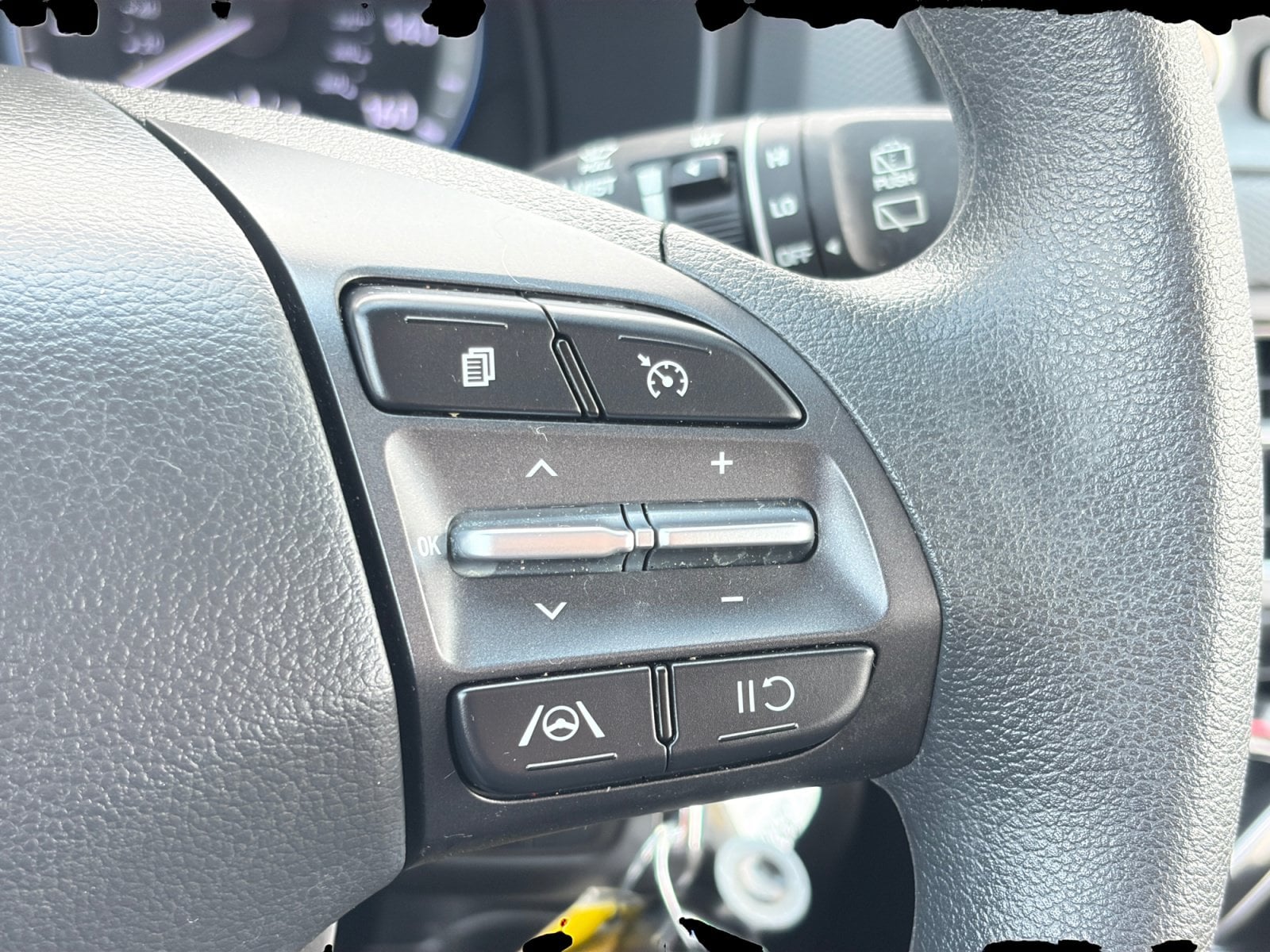 2023 Hyundai Kona SE - Photo 19