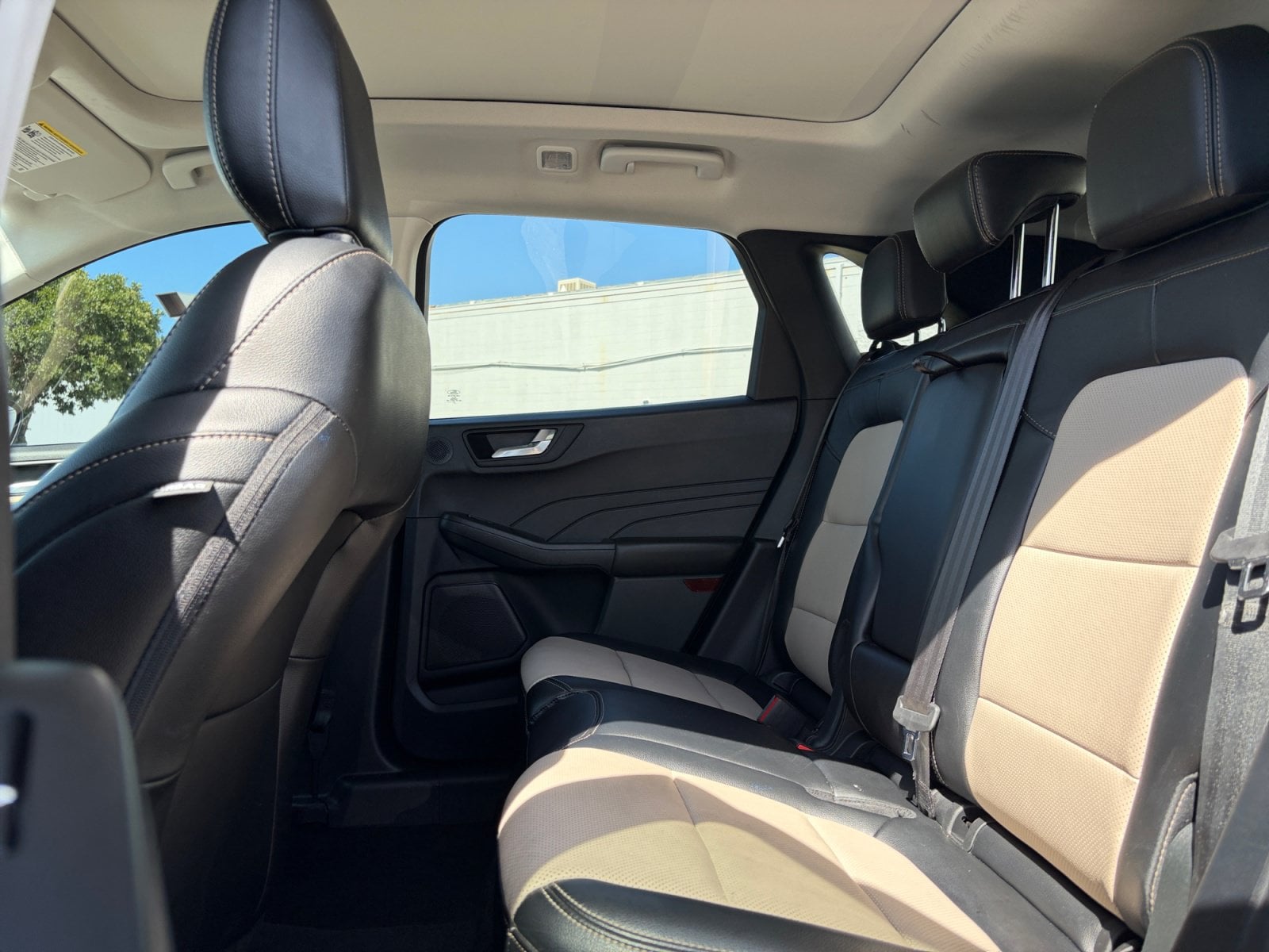 2022 Ford Escape Titanium - Photo 28