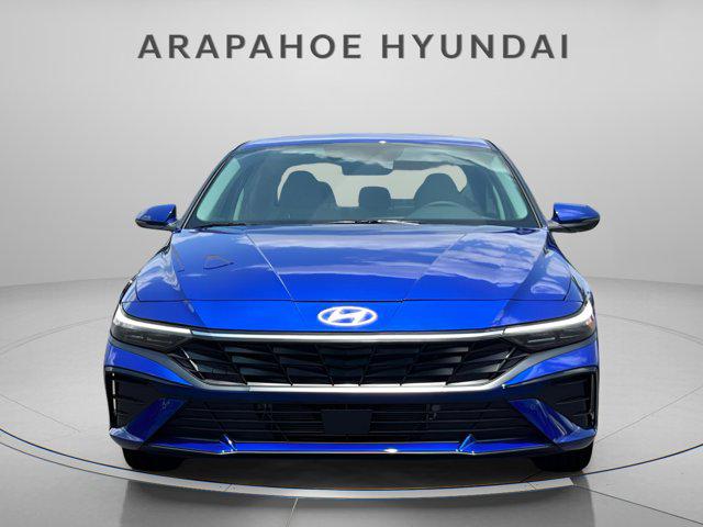 2025 Hyundai Elantra Limited - Photo 11