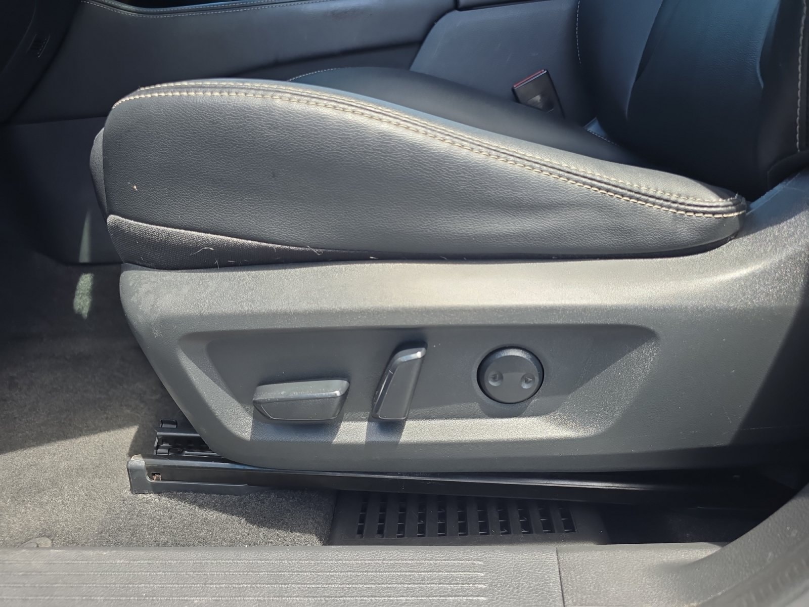 2022 Nissan Rogue SL - Photo 15