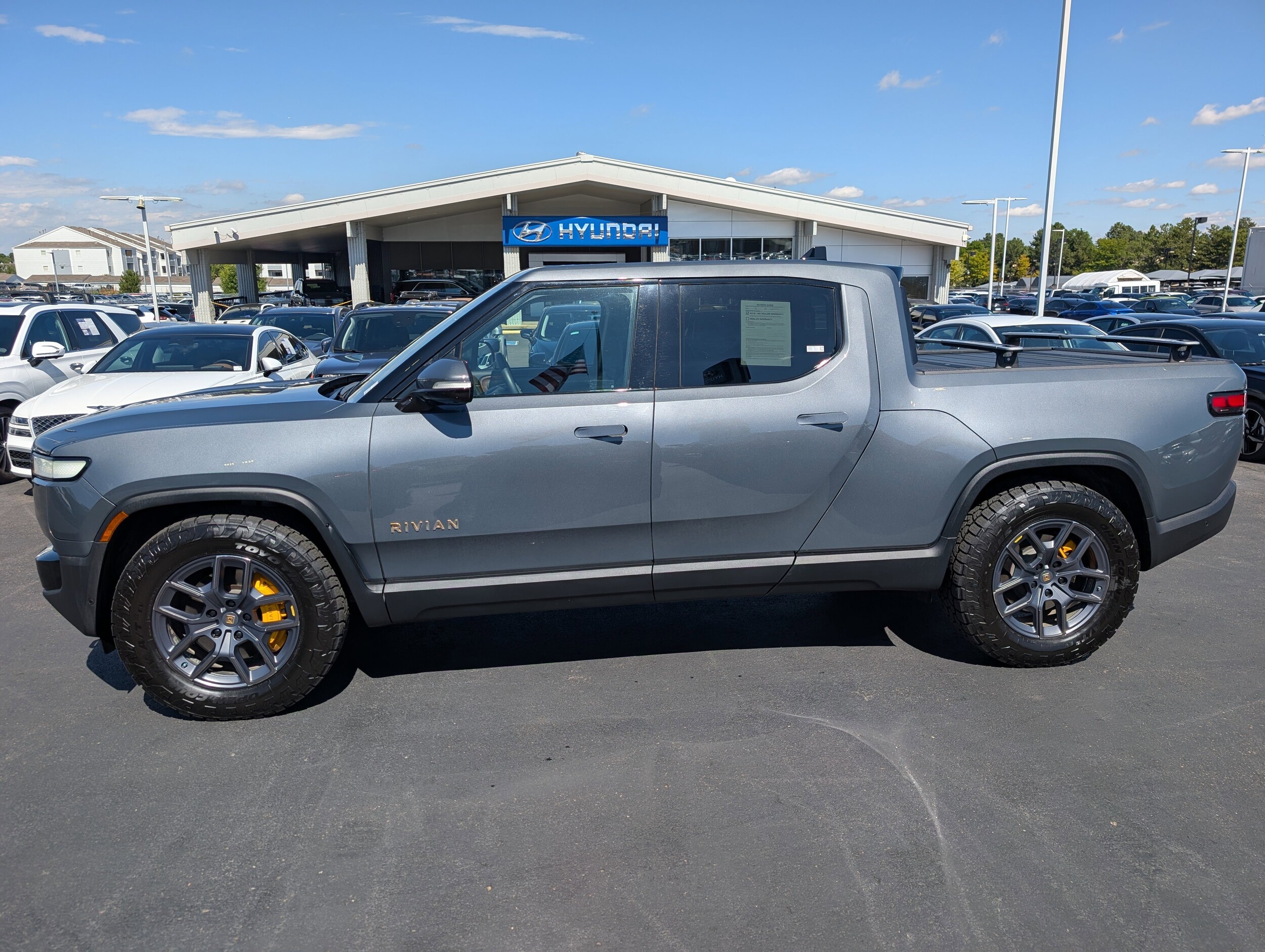 2022 Rivian R1T Adventure photo 2