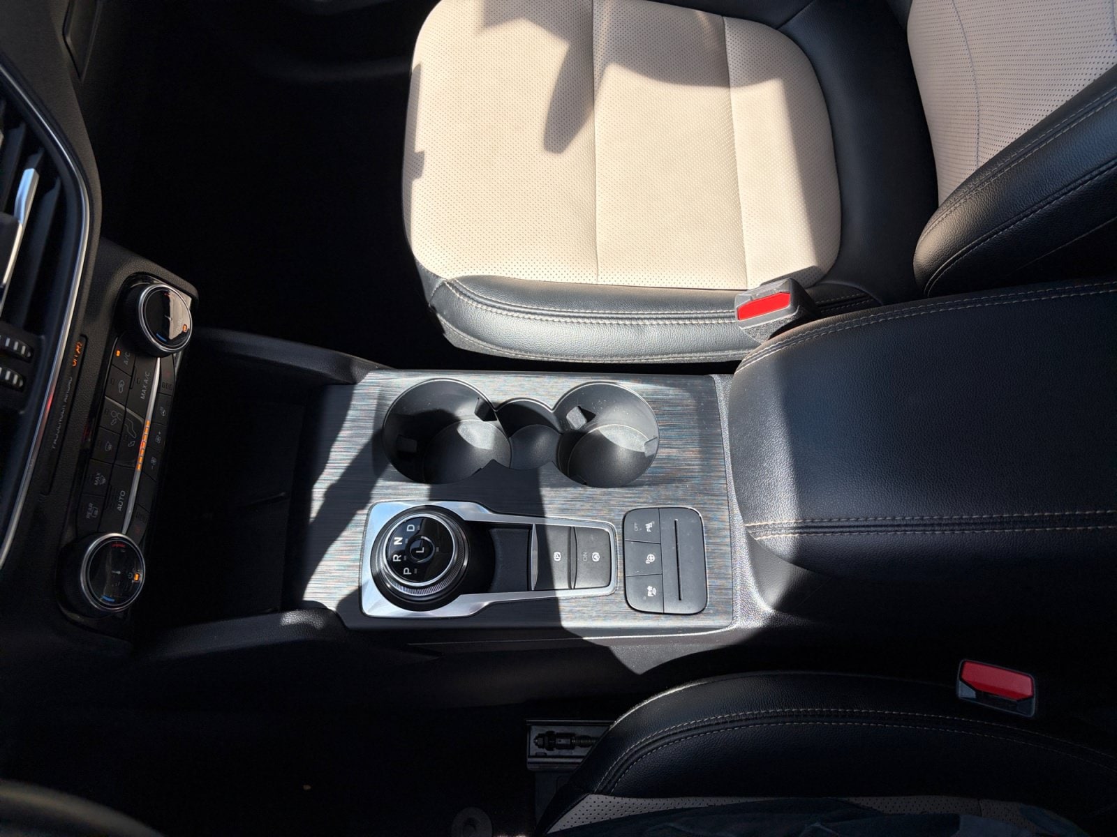 2022 Ford Escape Titanium - Photo 16
