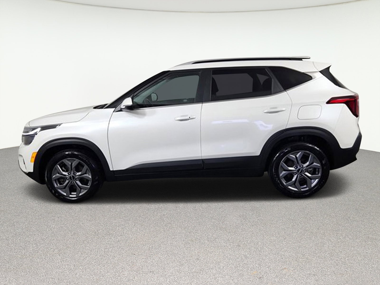 Used 2024 Kia Seltos S with VIN KNDEUCAA6R7515463 for sale in Centennial, CO
