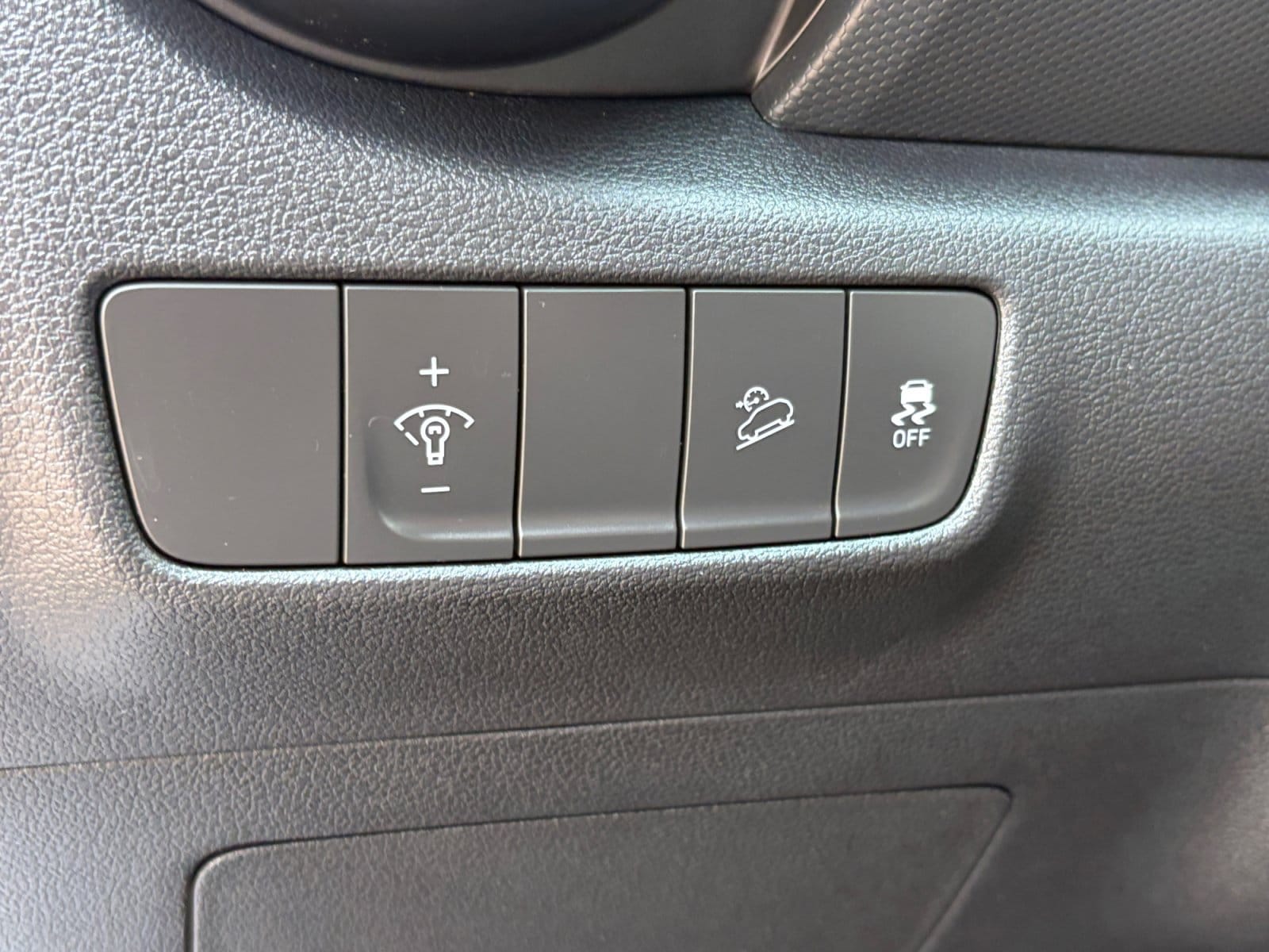 2023 Hyundai Kona SE - Photo 17