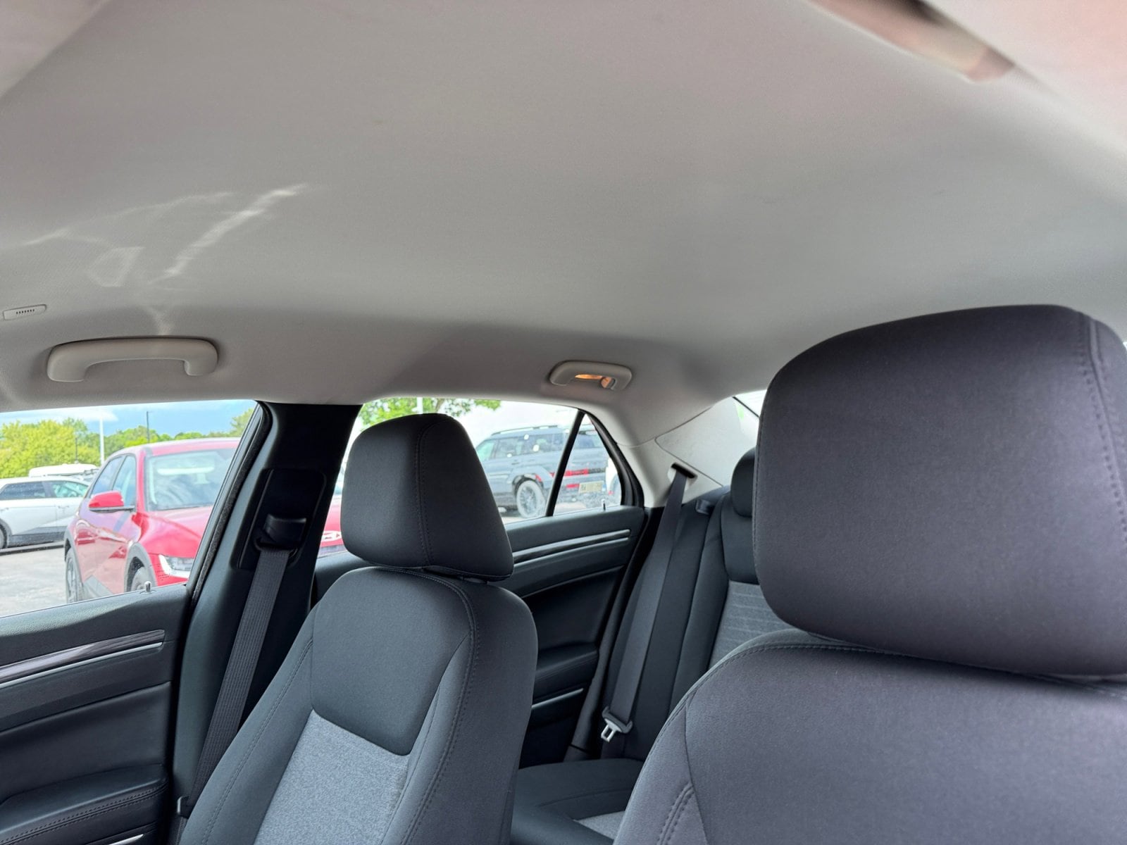 2020 Chrysler 300 Touring - Photo 33