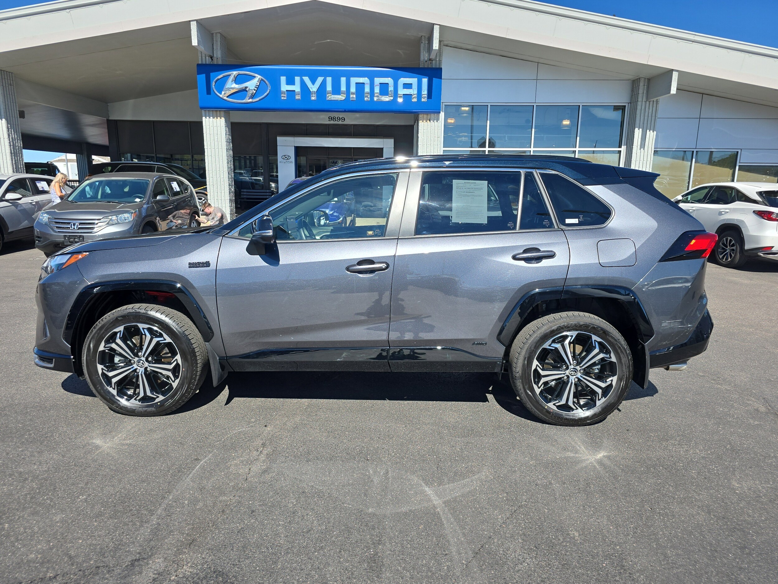 2024 Toyota RAV4 Prime XSE photo 2
