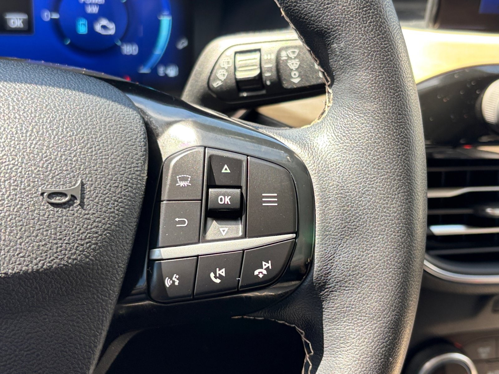2022 Ford Escape Titanium - Photo 19