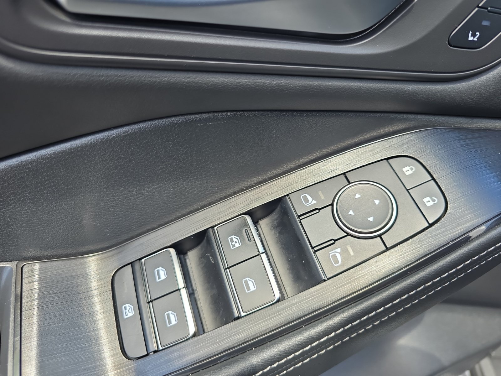 2022 Nissan Rogue SL - Photo 13