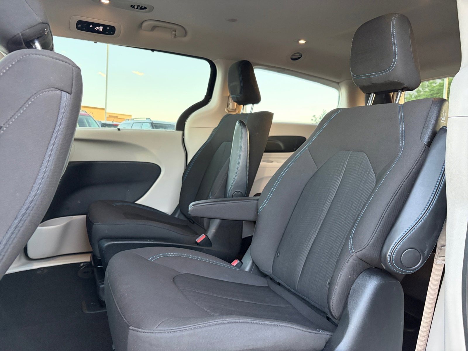 2021 Chrysler Pacifica Hybrid Touring - Photo 27
