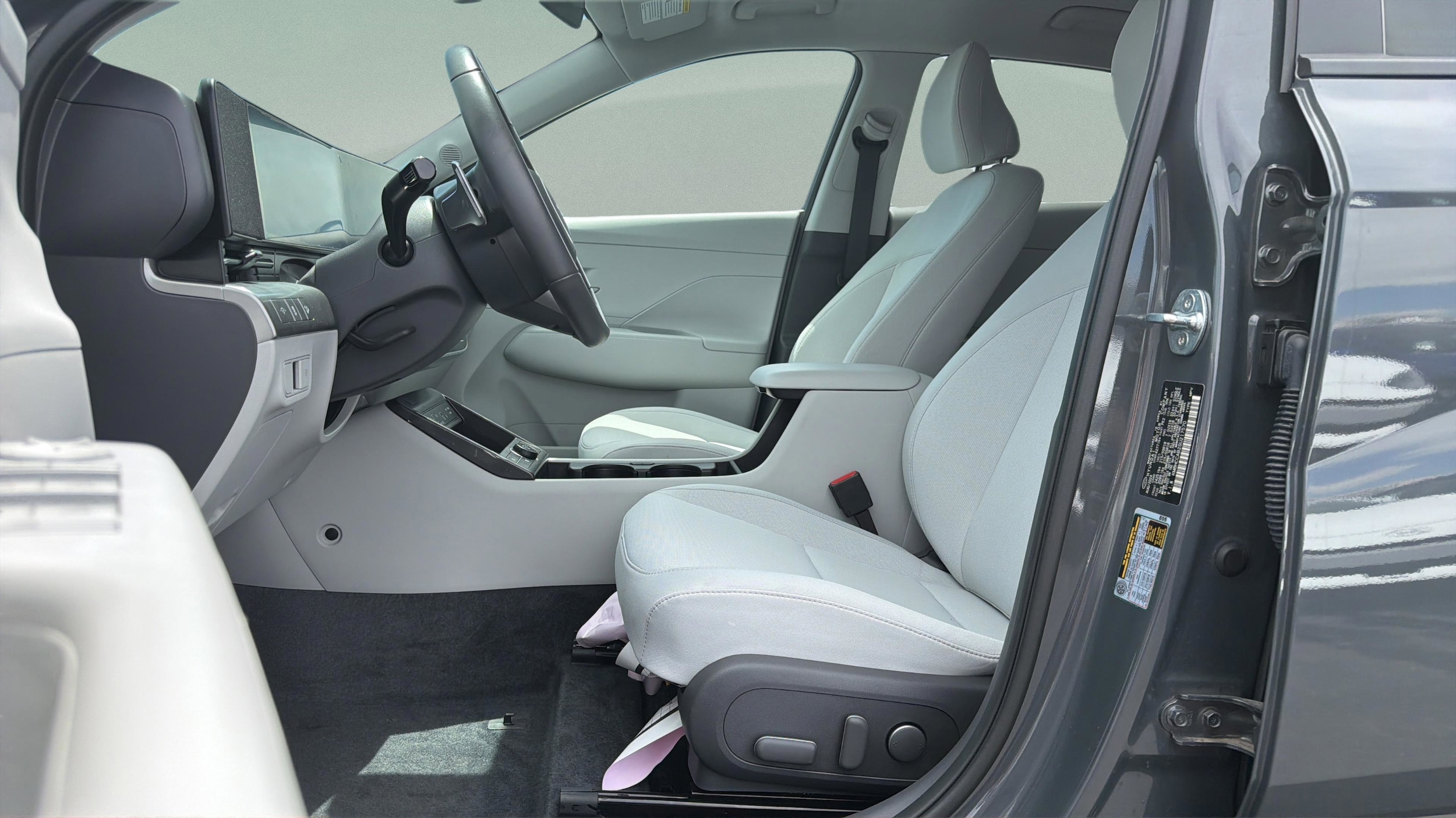 2025 Hyundai Kona SEL Convenience - Photo 15