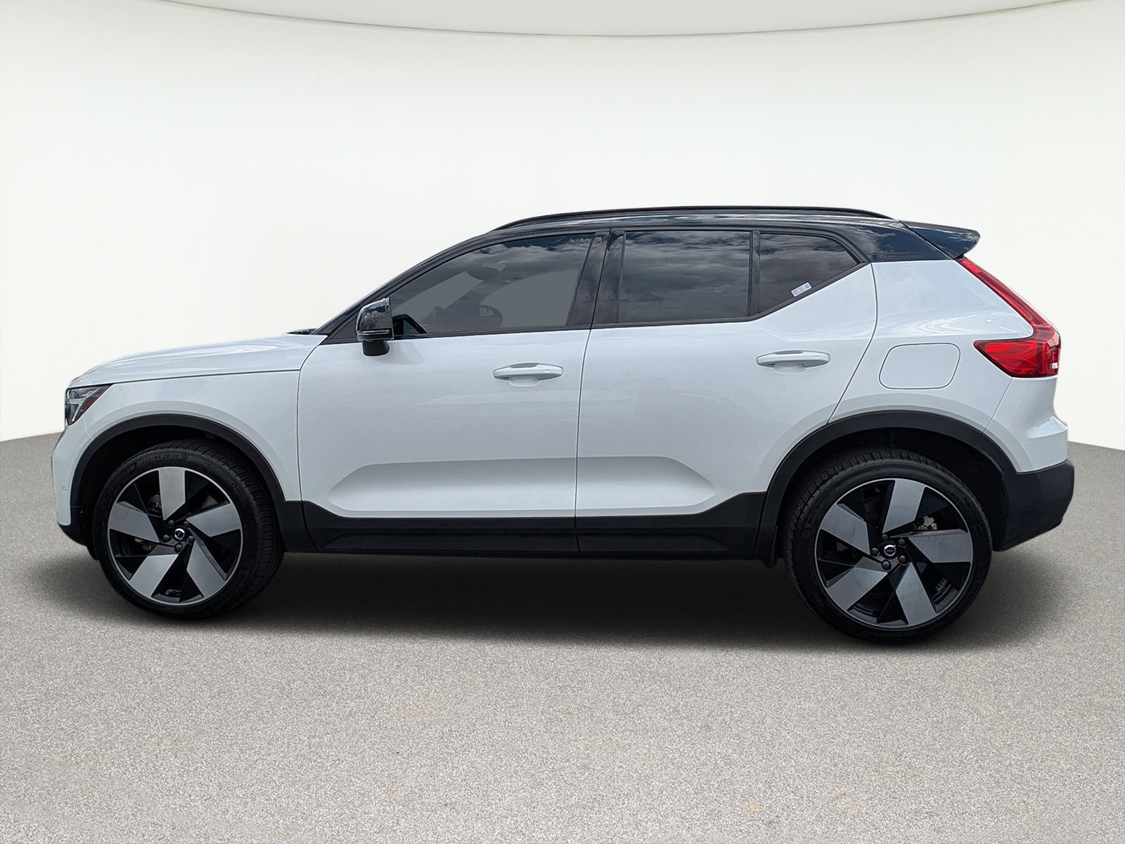 Used 2023 Volvo XC40 Ultimate with VIN YV4ED3UM5P2061011 for sale in Centennial, CO