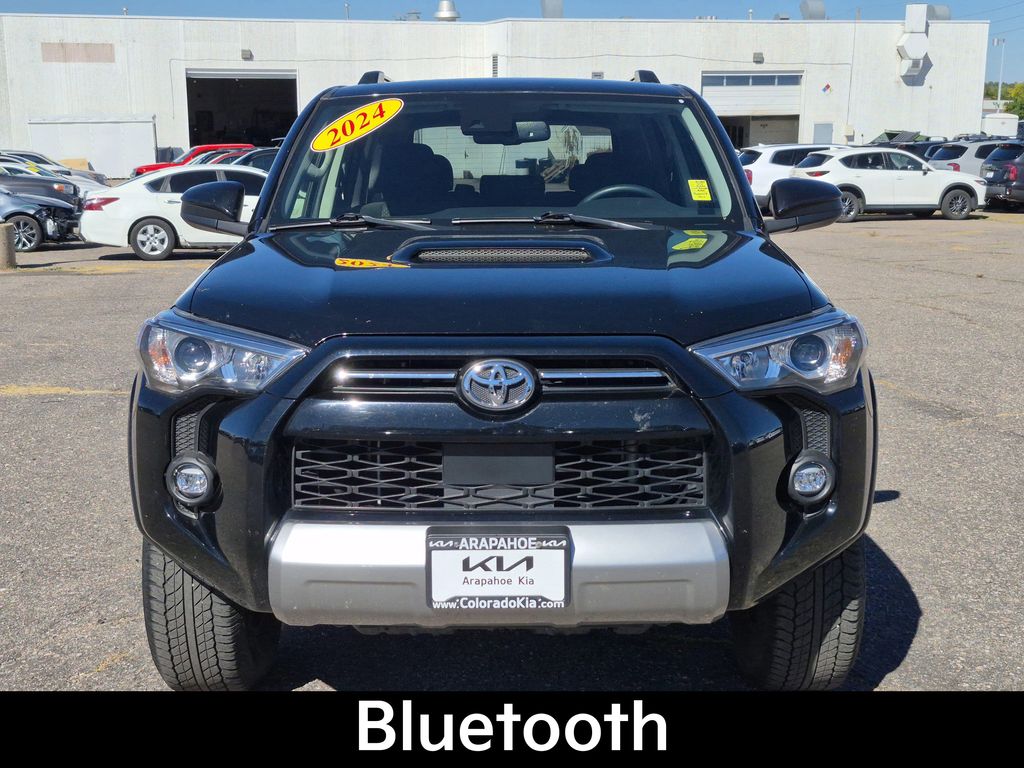 2024 Toyota 4Runner TRD Off-Road photo 3