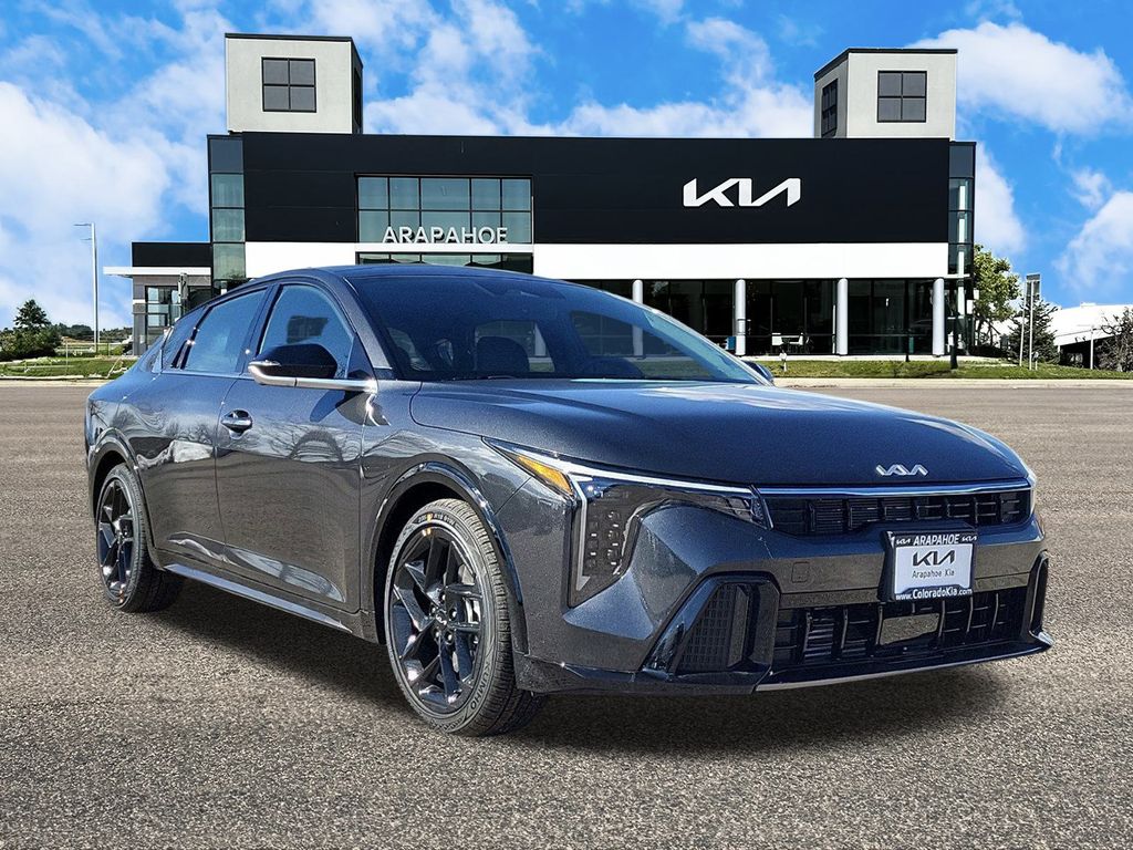 2025 Kia K4 GT-Line Turbo photo 2