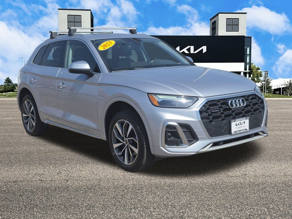 2023 Audi Q5 45 S line Premium photo 2