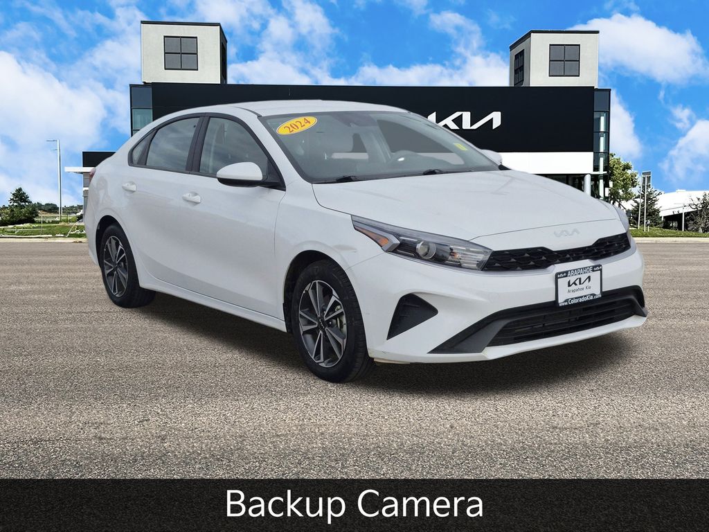 2024 Kia Forte LXS photo 2