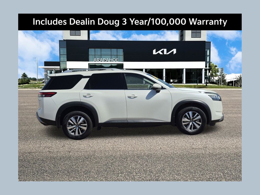 2023 Nissan Pathfinder SL 4WD's photo