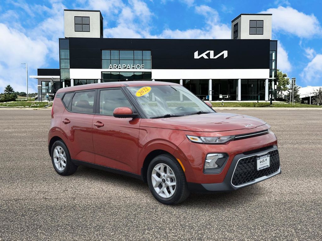 Used 2022 Kia Soul LX with VIN KNDJ23AU7N7805607 for sale in Centennial, CO