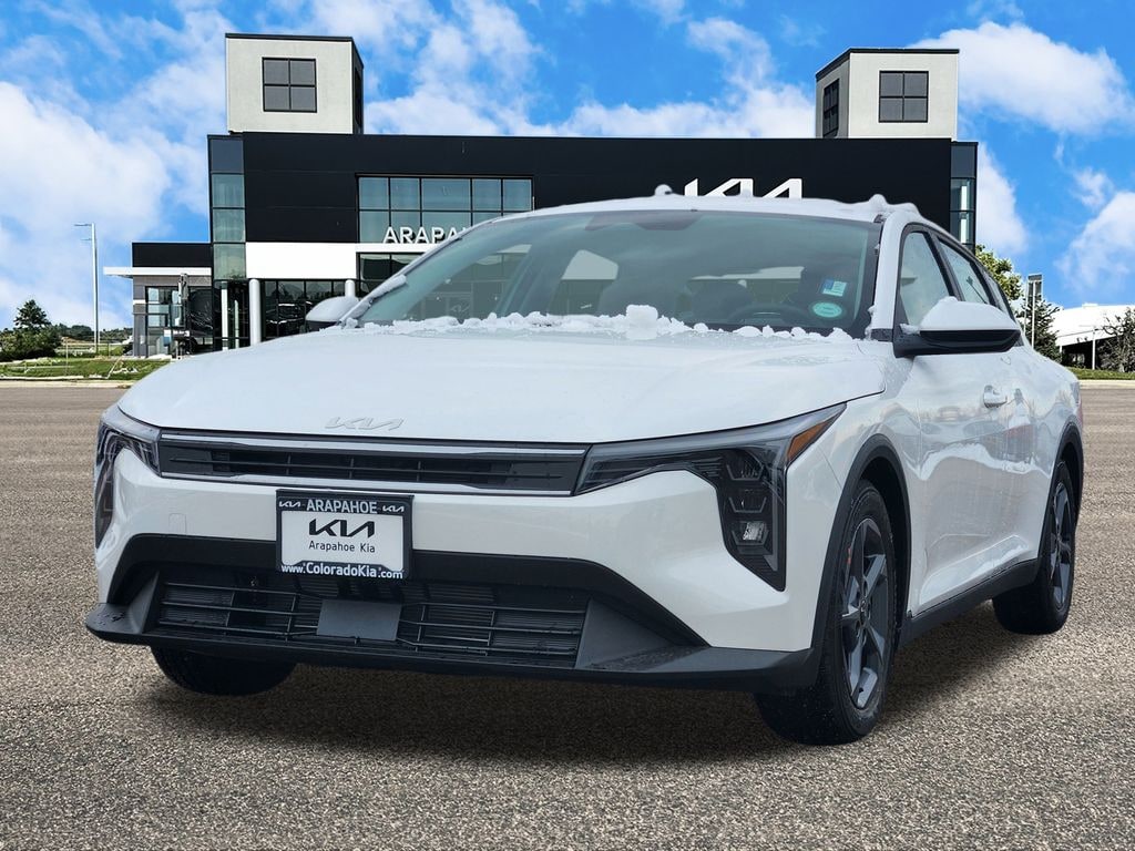 New 2025 Kia K4 LXS Sedan