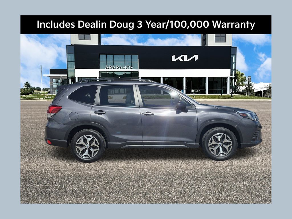 2022 Subaru Forester Premium's photo