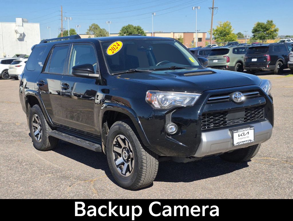 2024 Toyota 4Runner TRD Off-Road photo 2