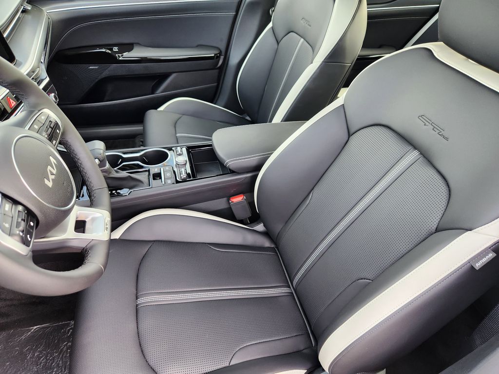 2026 Kia K5 GT-Line - Photo 8