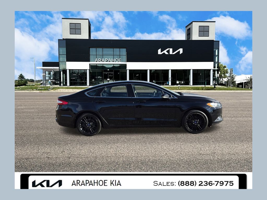 2016 Ford Fusion SE's photo