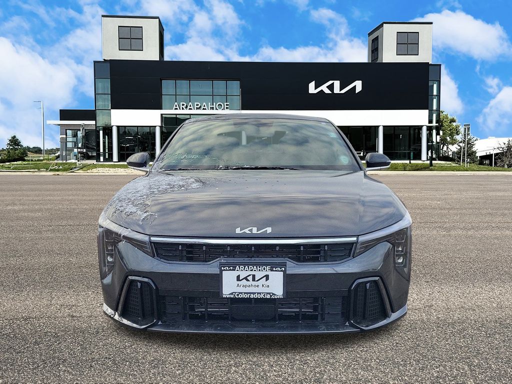 2025 Kia K4 GT-Line photo 3
