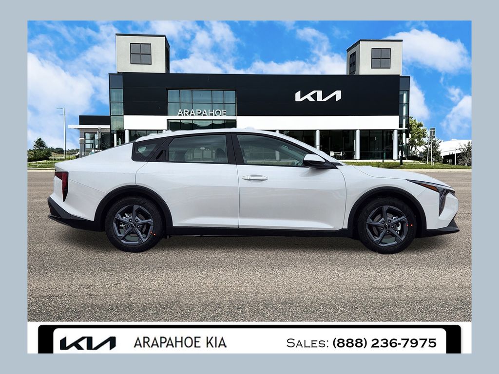 2025 Kia K4 LXS's photo