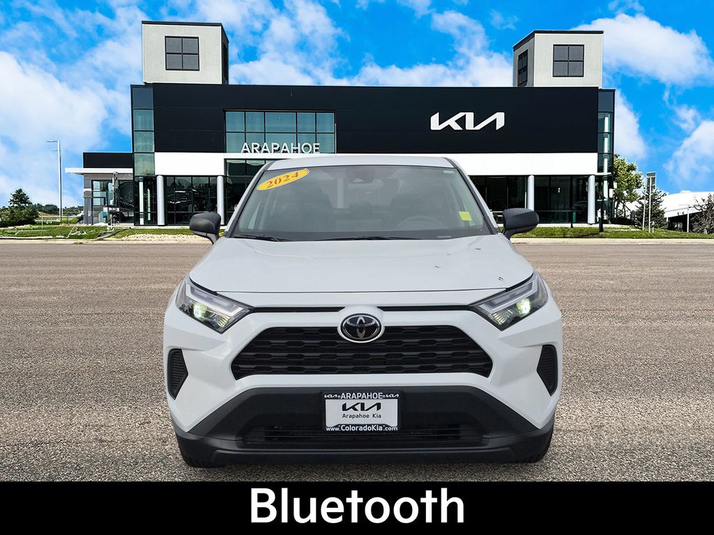 2024 Toyota Corolla Cross XLE photo 3