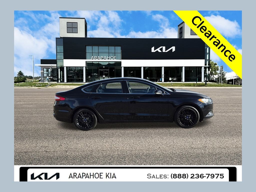 Used 2016 Ford Fusion SE Sedan