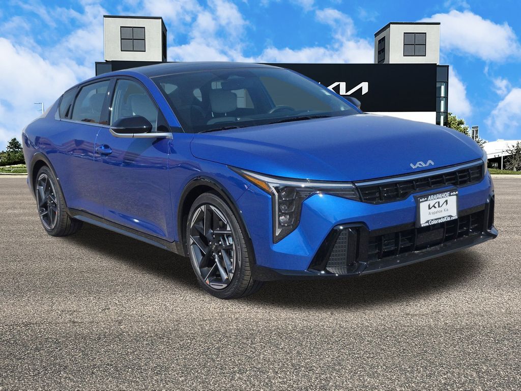 2025 Kia K4 GT-Line photo 2