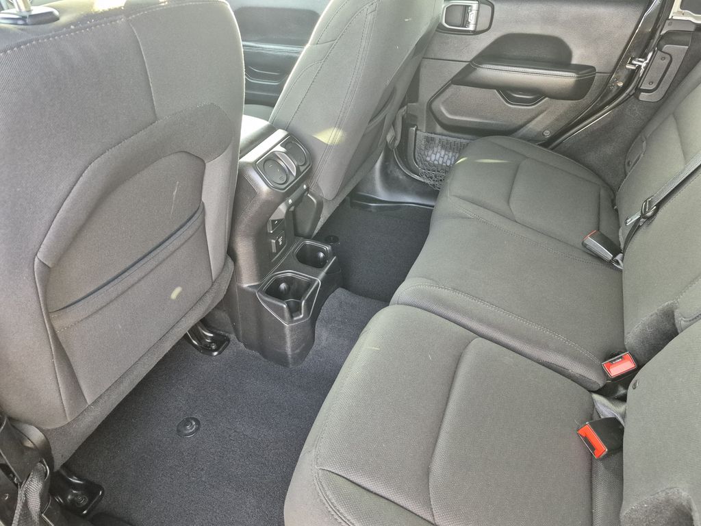 2018 Jeep All-New Wrangler Unlimited Sahara - Photo 13