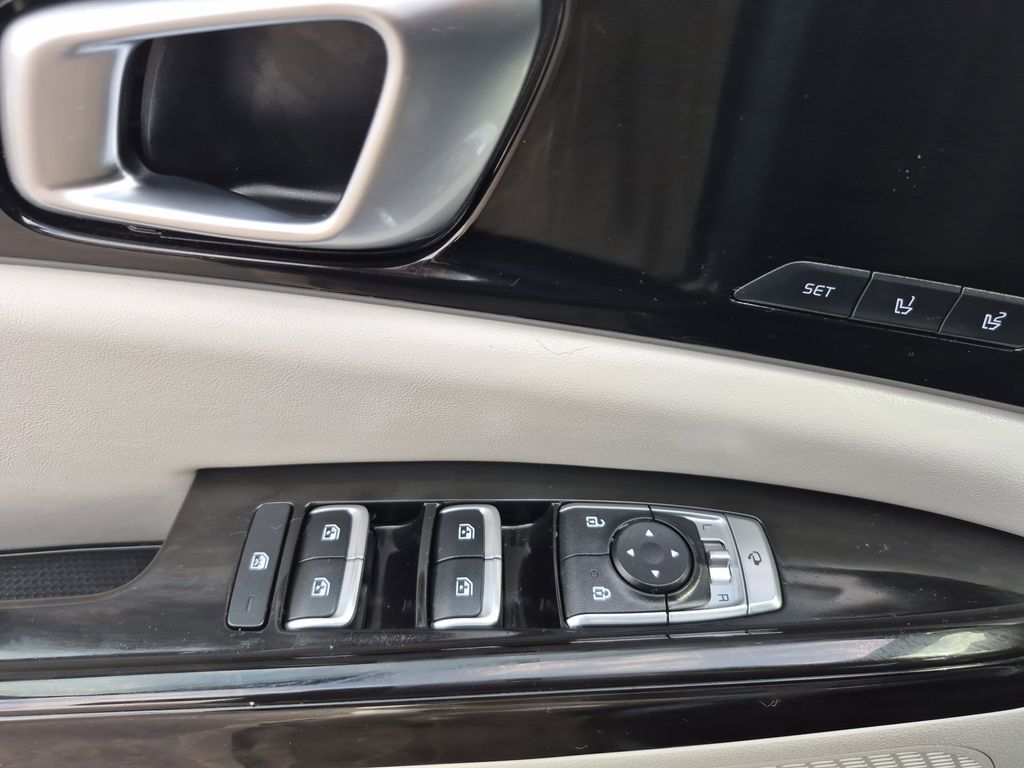 2023 Kia Carnival SX - Photo 8