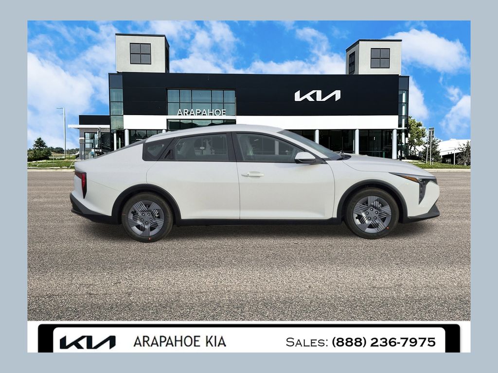 2025 Kia K4 LXS's photo